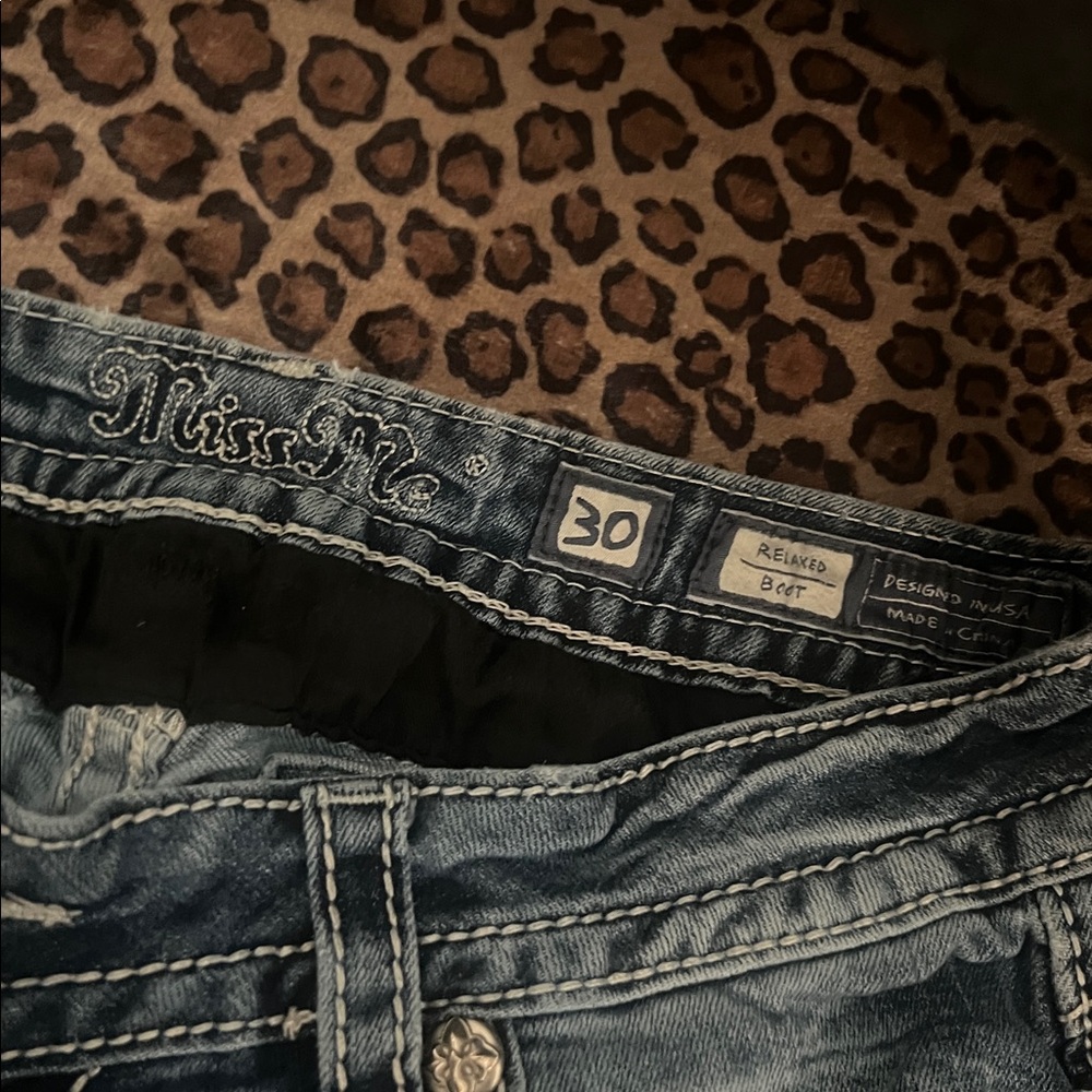 Y2k miss me jeans with a embroidered back pocket - Picture 4 of 6